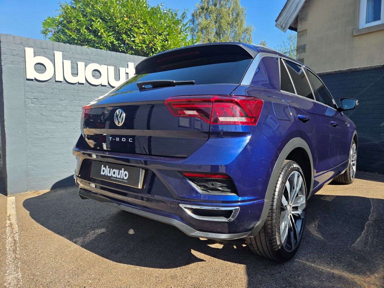 A 2019 VOLKSWAGEN T-ROC 1.6 TDI R-Line SUV 5dr Diesel Manual Euro 6 (s/s) (115 ps) F&R Park Sensors A 2019 VOLKSWAGEN T-ROC 1.6 TDI R-Line SUV 5dr Diesel Manual Euro 6 (s/s) (115 ps) F&R Park Sensors