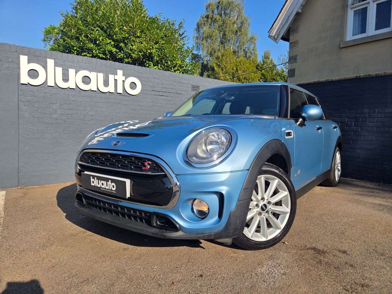 A 2017 MINI CLUBMAN 2.0 Cooper S Estate 6dr Petrol Auto ALL4 Euro 6 (s/s) (192 ps) A 2017 MINI CLUBMAN 2.0 Cooper S Estate 6dr Petrol Auto ALL4 Euro 6 (s/s) (192 ps)