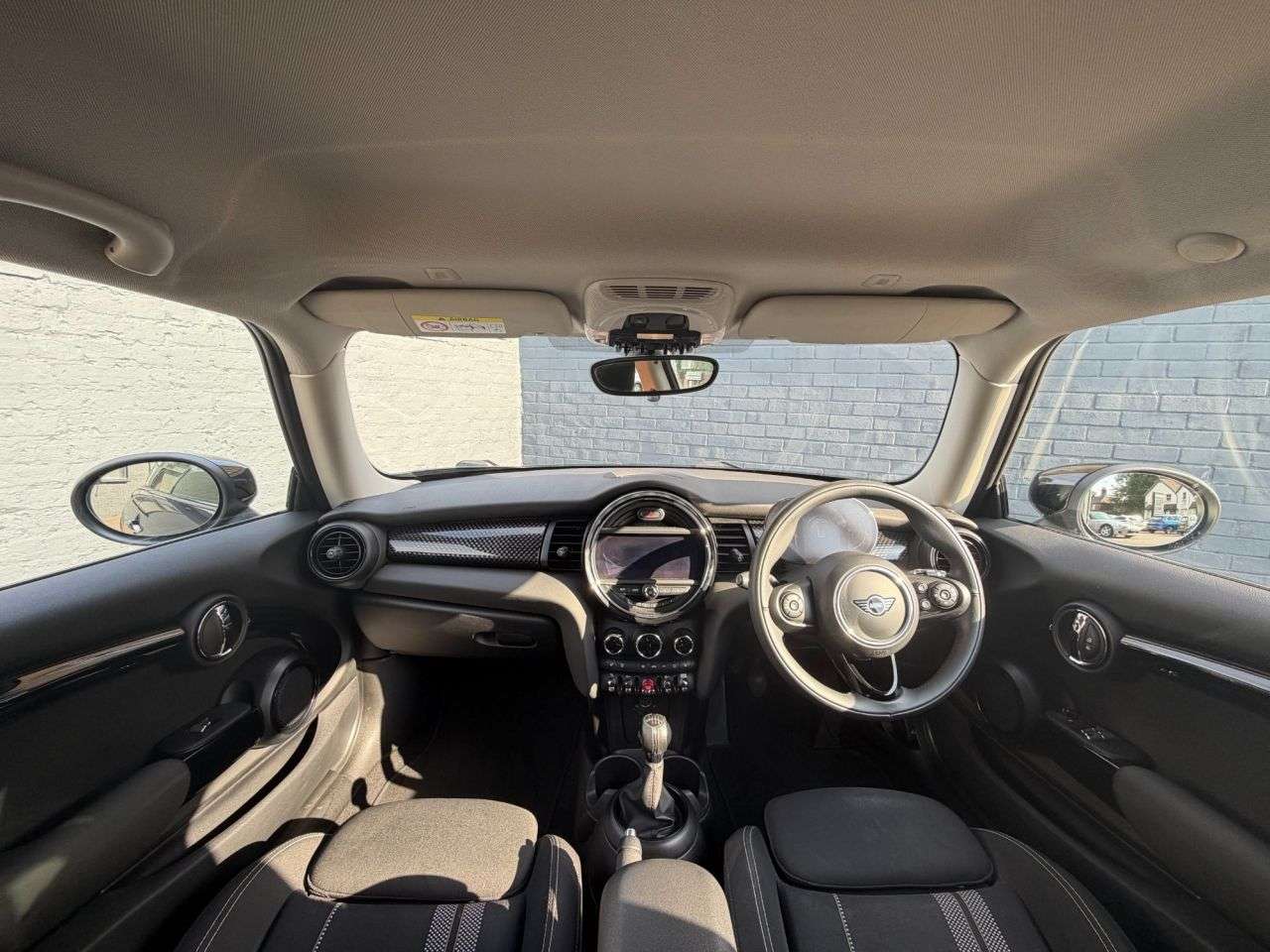 A 2020 MINI HATCH 2.0 Cooper S Classic Hatchback 3dr Petrol Manual Euro 6 (s/s) (192 ps) A 2020 MINI HATCH 2.0 Cooper S Classic Hatchback 3dr Petrol Manual Euro 6 (s/s) (192 ps)