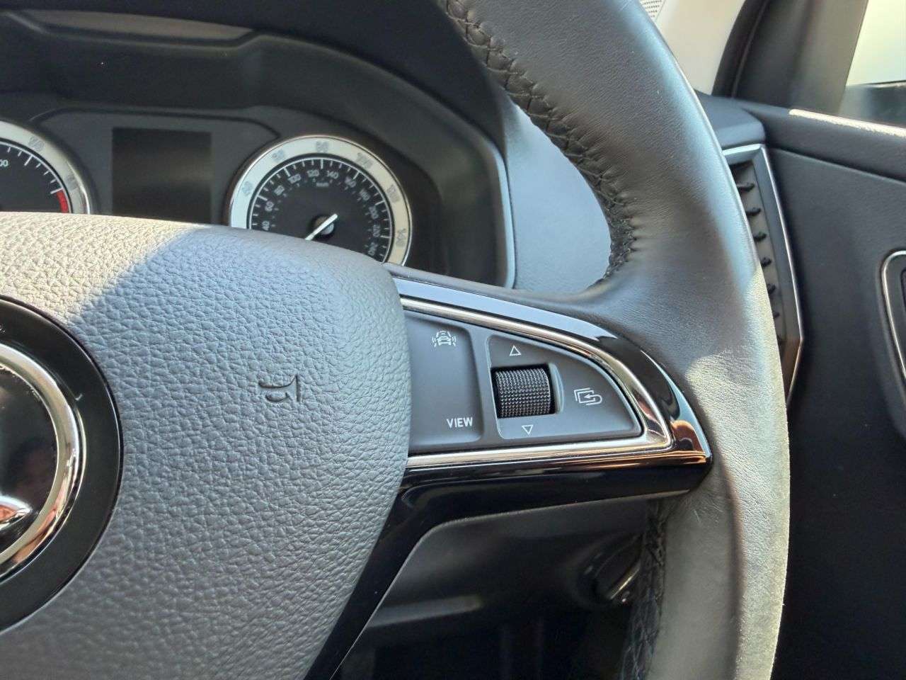 2020 SKODA KAROQ 2020 SKODA KAROQ