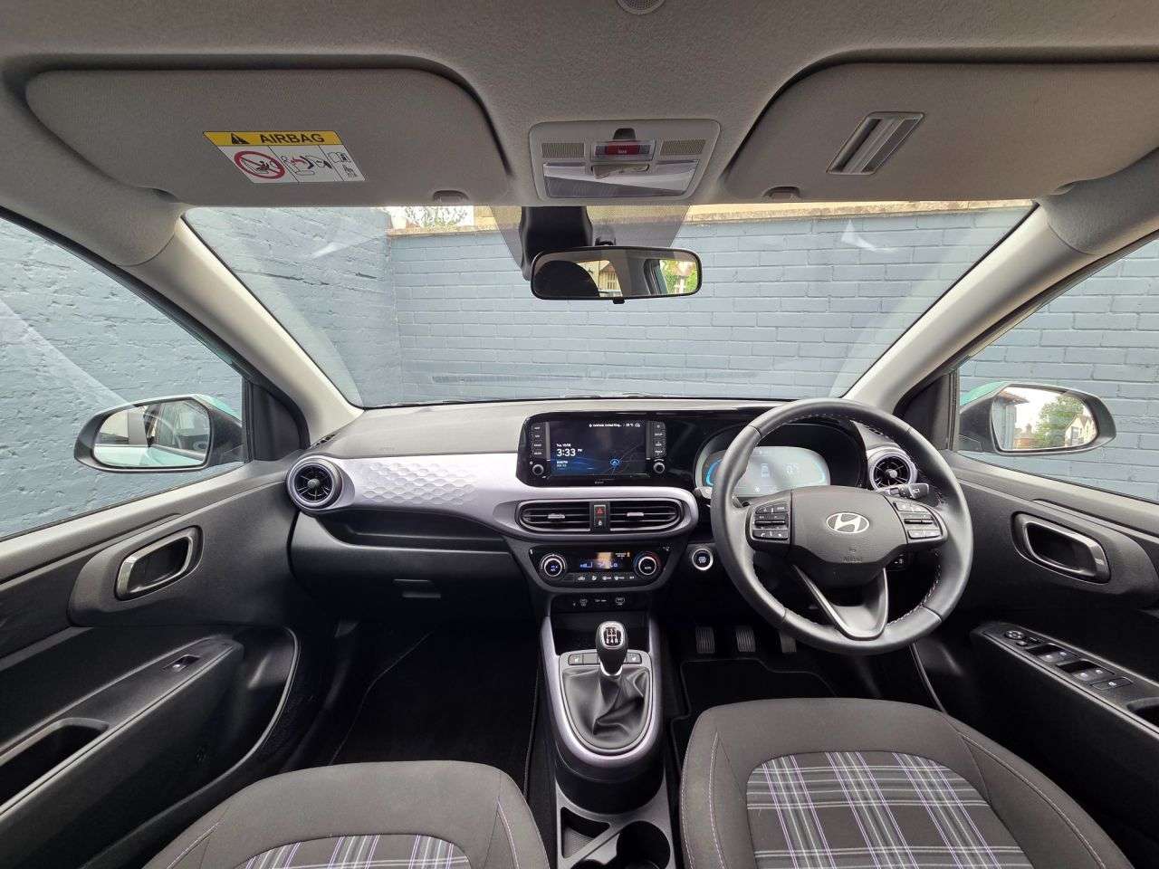 A 2025 HYUNDAI I10 1.0 Premium Hatchback 5dr Petrol Manual Euro 6 (s/s) (63 ps) A 2025 HYUNDAI I10 1.0 Premium Hatchback 5dr Petrol Manual Euro 6 (s/s) (63 ps)