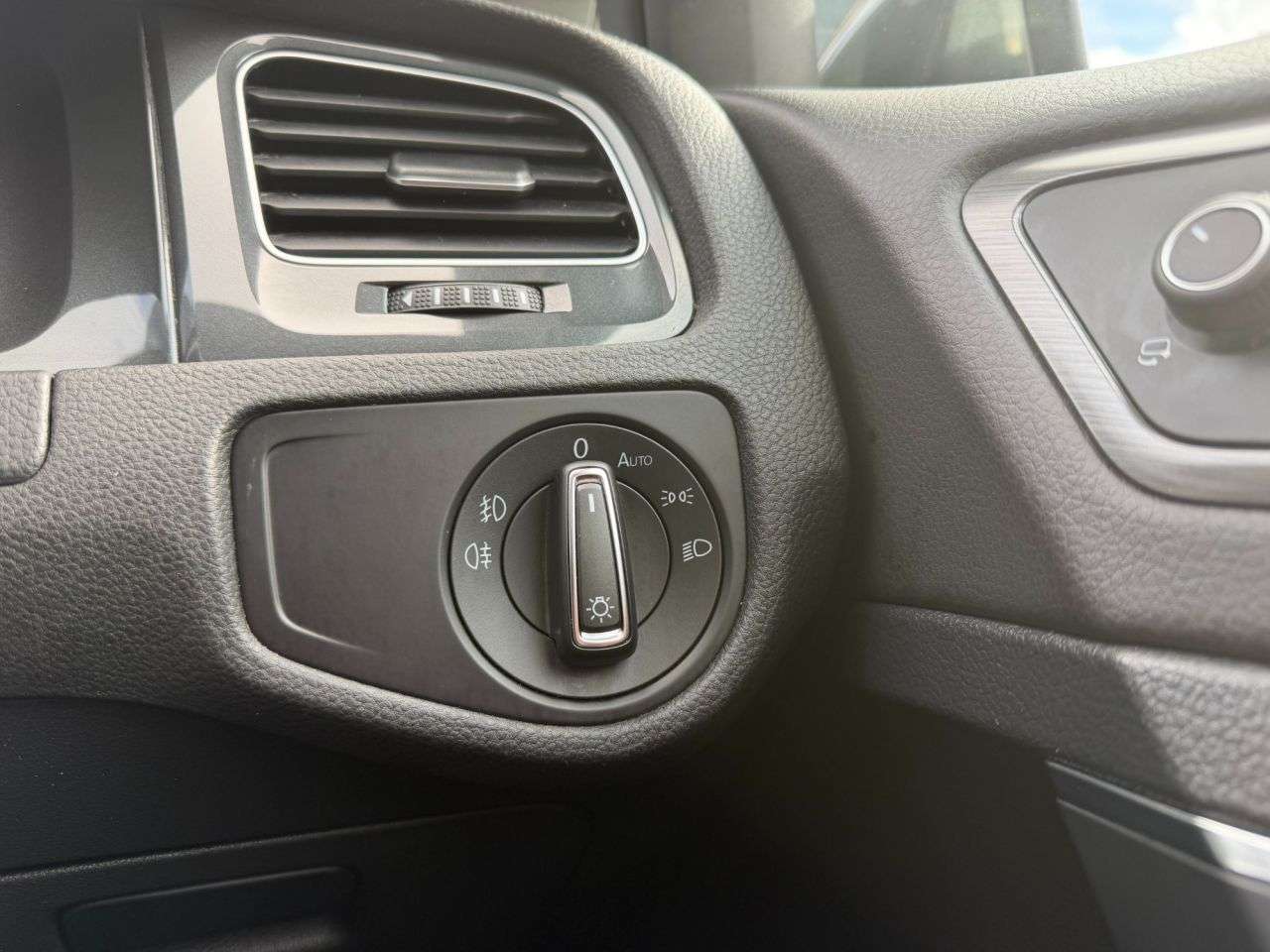 2019 VOLKSWAGEN GOLF 2019 VOLKSWAGEN GOLF