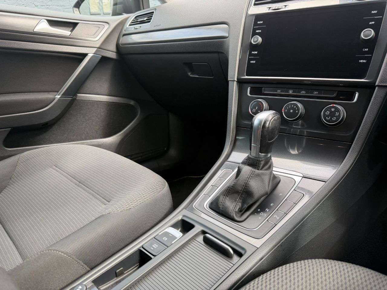 2019 VOLKSWAGEN GOLF 2019 VOLKSWAGEN GOLF