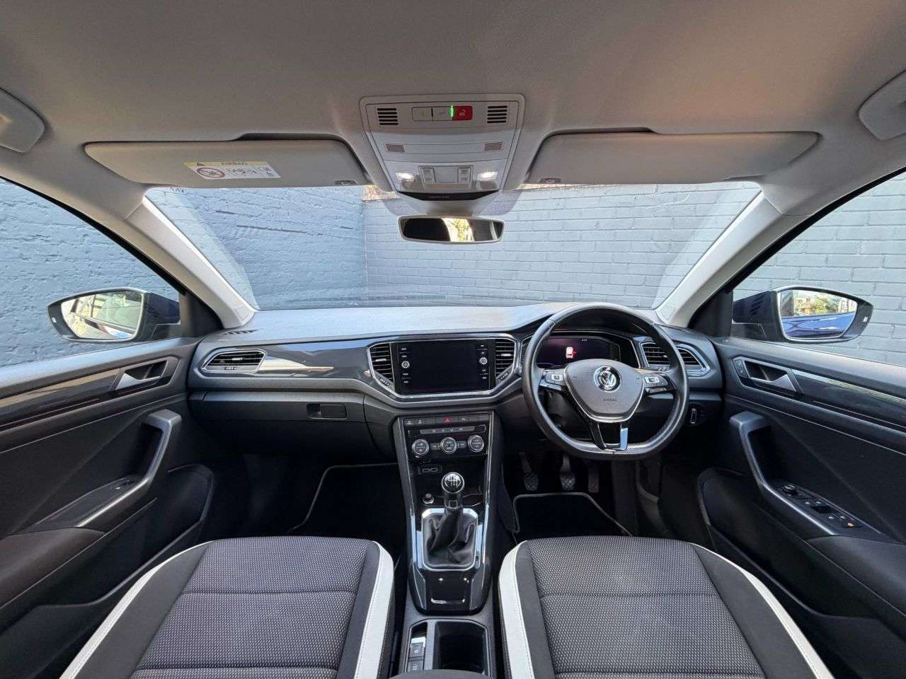 A 2018 VOLKSWAGEN T-ROC 1.5 TSI EVO SEL SUV 5dr Petrol Manual Euro 6 (s/s) (150 ps) Rear Camera / A A 2018 VOLKSWAGEN T-ROC 1.5 TSI EVO SEL SUV 5dr Petrol Manual Euro 6 (s/s) (150 ps) Rear Camera / A