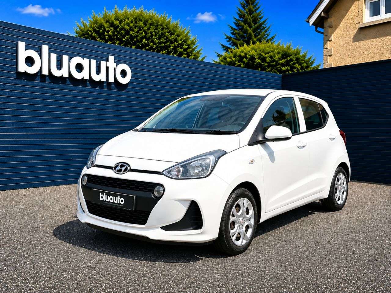 A 2019 HYUNDAI I10 1.2 SE Hatchback 5dr Petrol Auto Euro 6 (87 ps) A 2019 HYUNDAI I10 1.2 SE Hatchback 5dr Petrol Auto Euro 6 (87 ps)