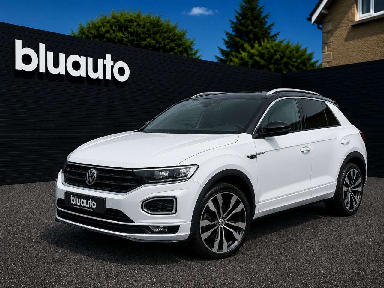 A 2018 VOLKSWAGEN T-ROC 1.5 TSI EVO R-Line SUV 5dr Petrol Manual Euro 6 (s/s) (150 ps) A 2018 VOLKSWAGEN T-ROC 1.5 TSI EVO R-Line SUV 5dr Petrol Manual Euro 6 (s/s) (150 ps)