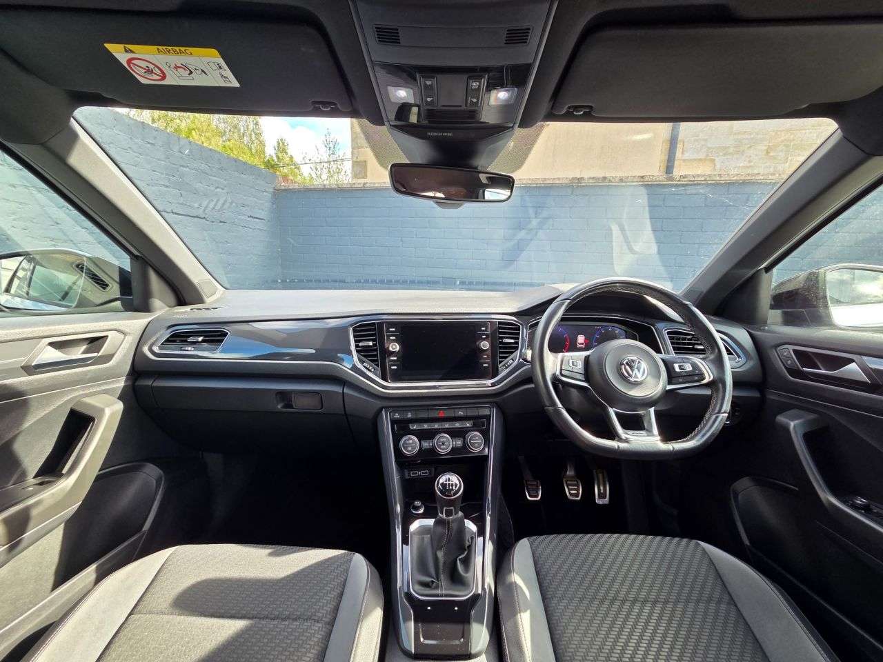 A 2018 VOLKSWAGEN T-ROC 1.5 TSI EVO R-Line SUV 5dr Petrol Manual Euro 6 (s/s) (150 ps) A 2018 VOLKSWAGEN T-ROC 1.5 TSI EVO R-Line SUV 5dr Petrol Manual Euro 6 (s/s) (150 ps)