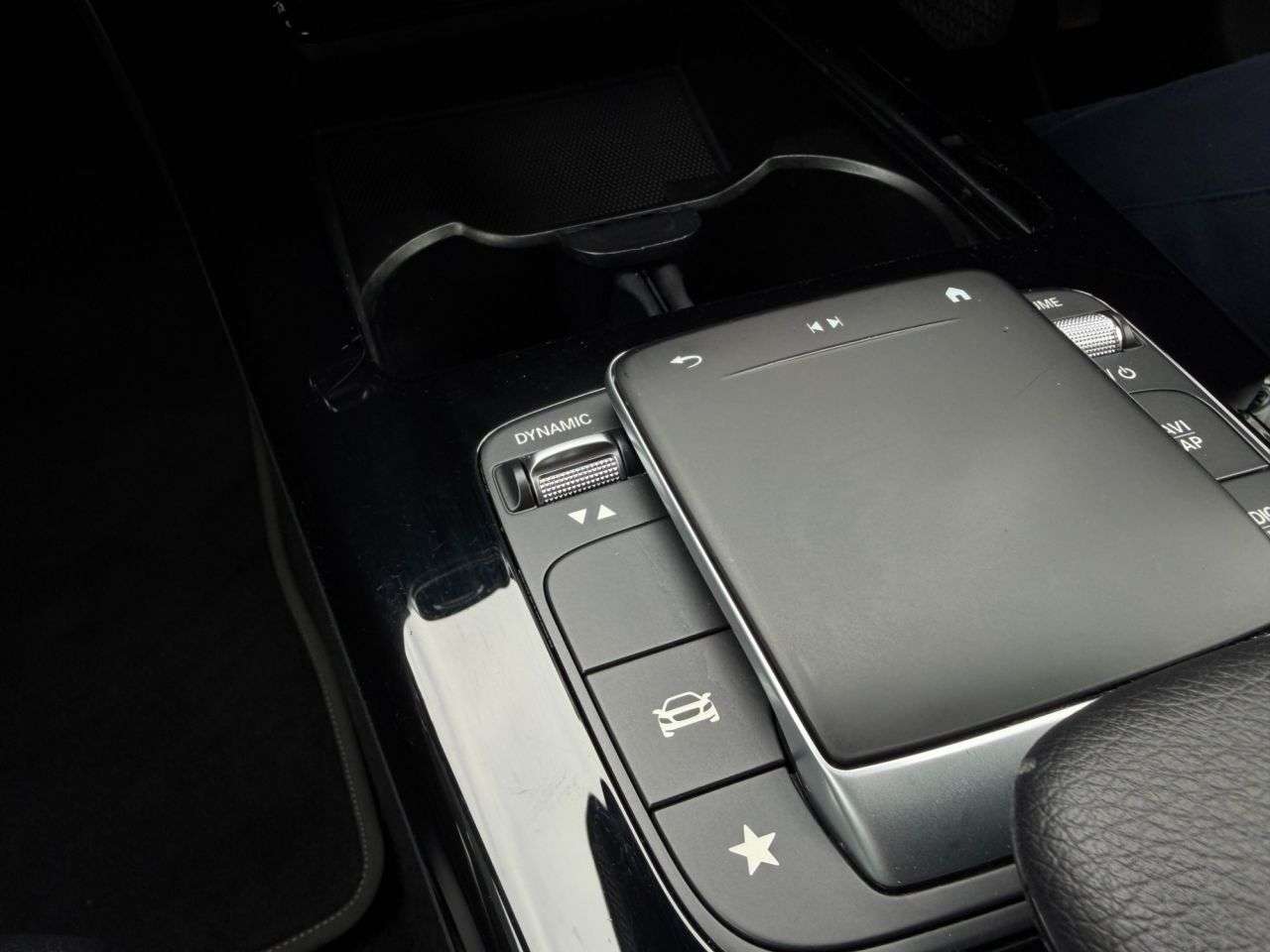 2021 MERCEDES-BENZ A CLASS 2021 MERCEDES-BENZ A CLASS