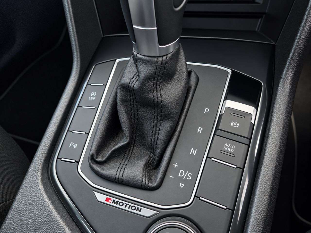 2018 VOLKSWAGEN TIGUAN 2018 VOLKSWAGEN TIGUAN