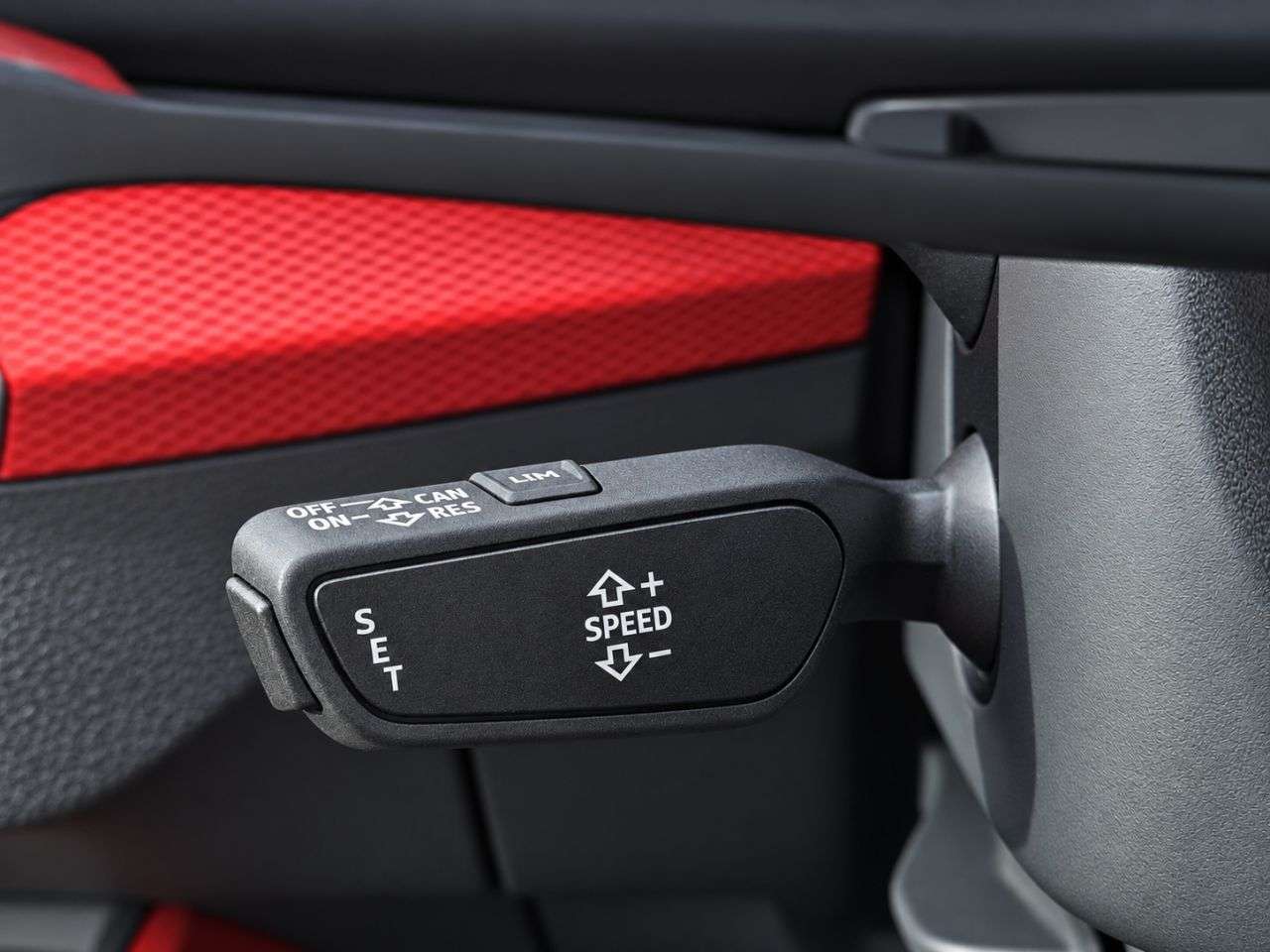 2018 AUDI Q2 2018 AUDI Q2