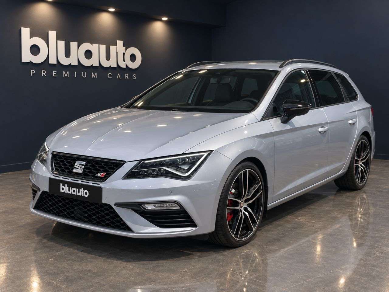 A 2018 SEAT LEON 2.0 TSI Cupra 300 ST 5dr Petrol Manual Euro 6 (s/s) (300 ps) A 2018 SEAT LEON 2.0 TSI Cupra 300 ST 5dr Petrol Manual Euro 6 (s/s) (300 ps)