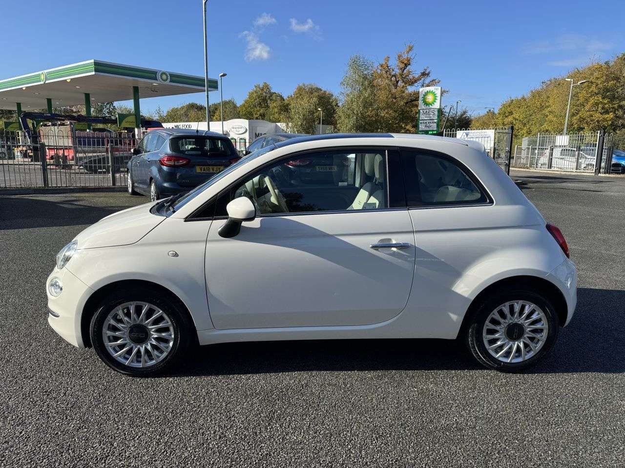 2017 FIAT 500 2017 FIAT 500