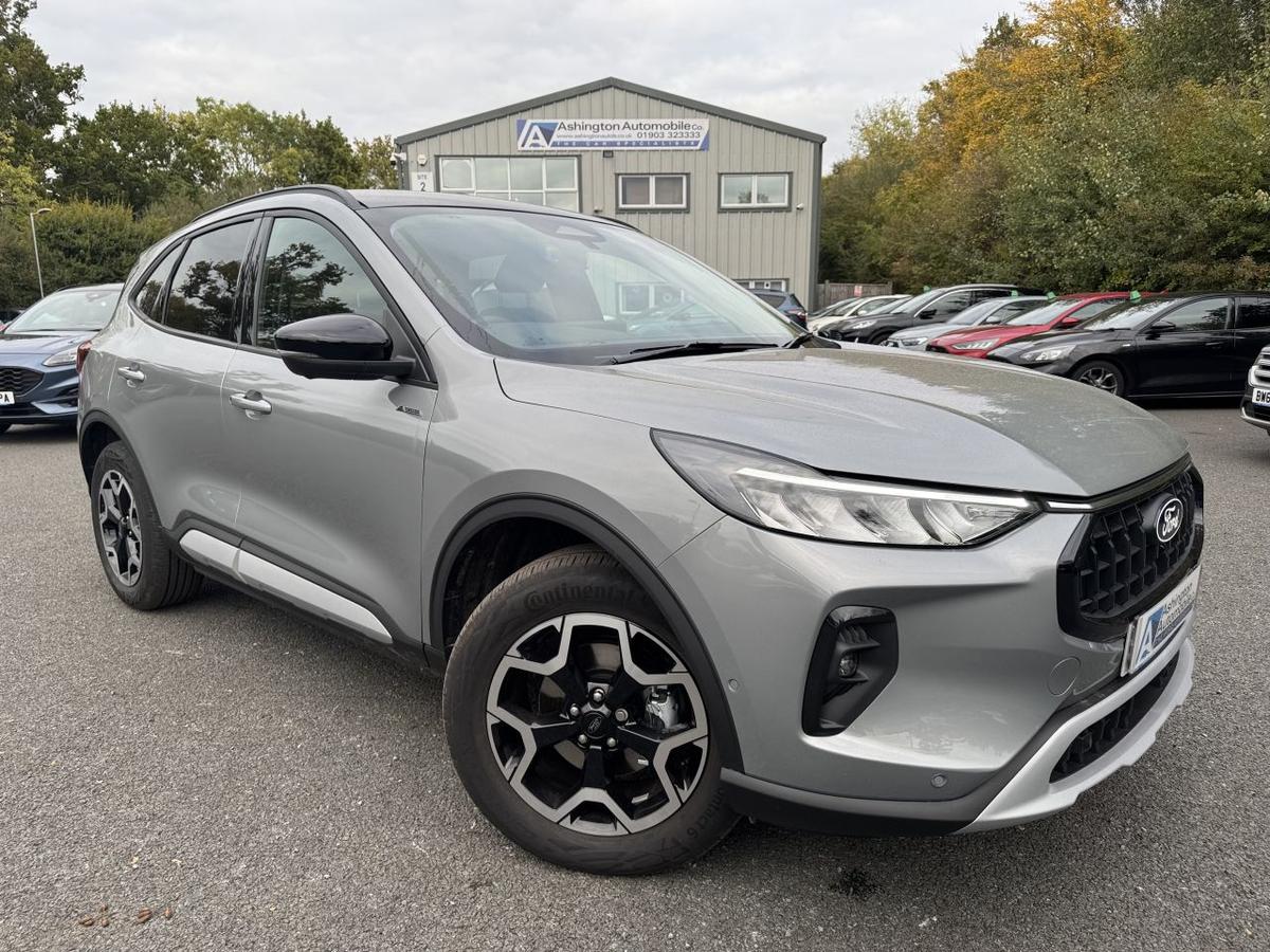 Check out this Ford Kuga 2025 Hybrid Electric Automatic