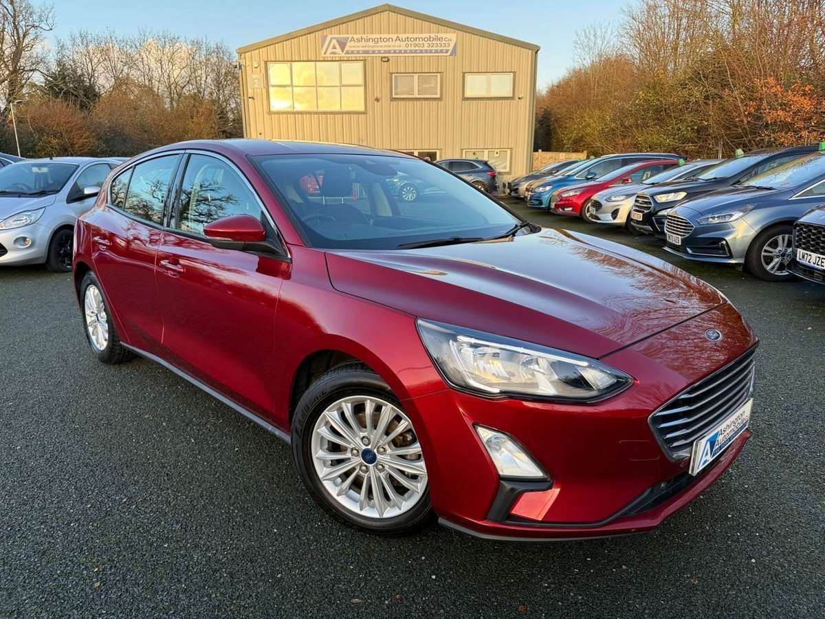 Check out this Ford Focus 2019 Petrol Manual