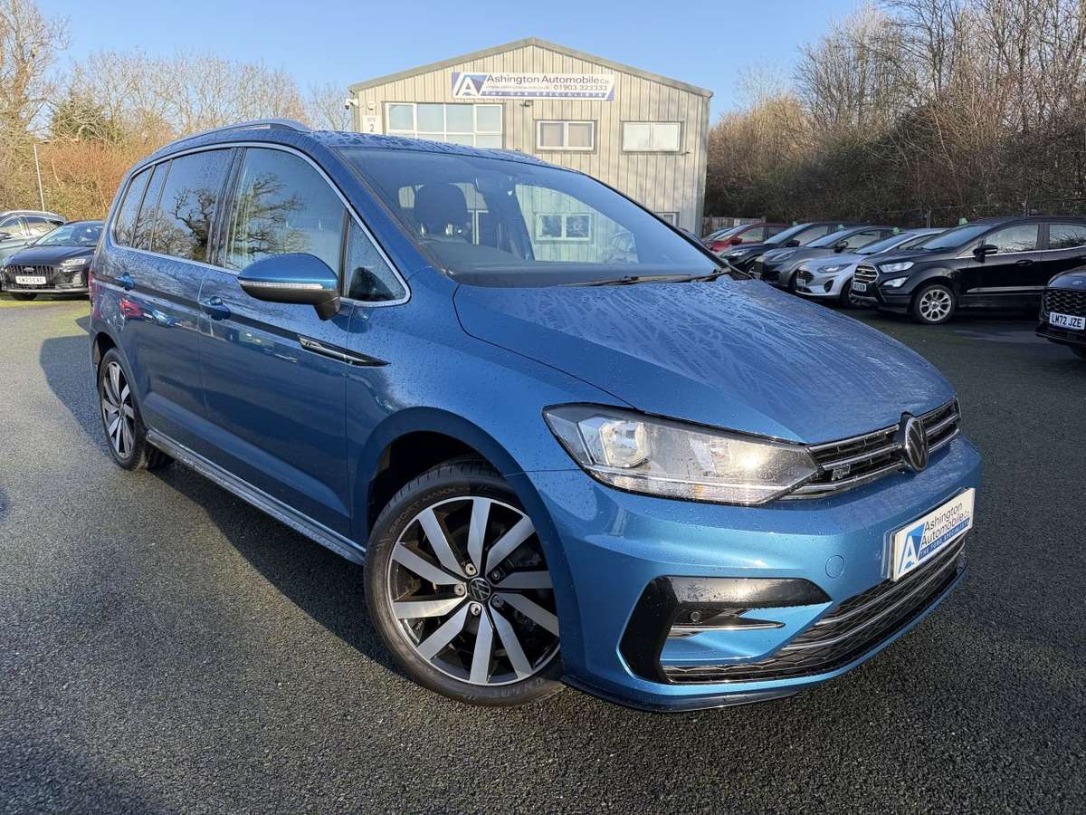 Check out this Volkswagen Touran 2021 Petrol Manual