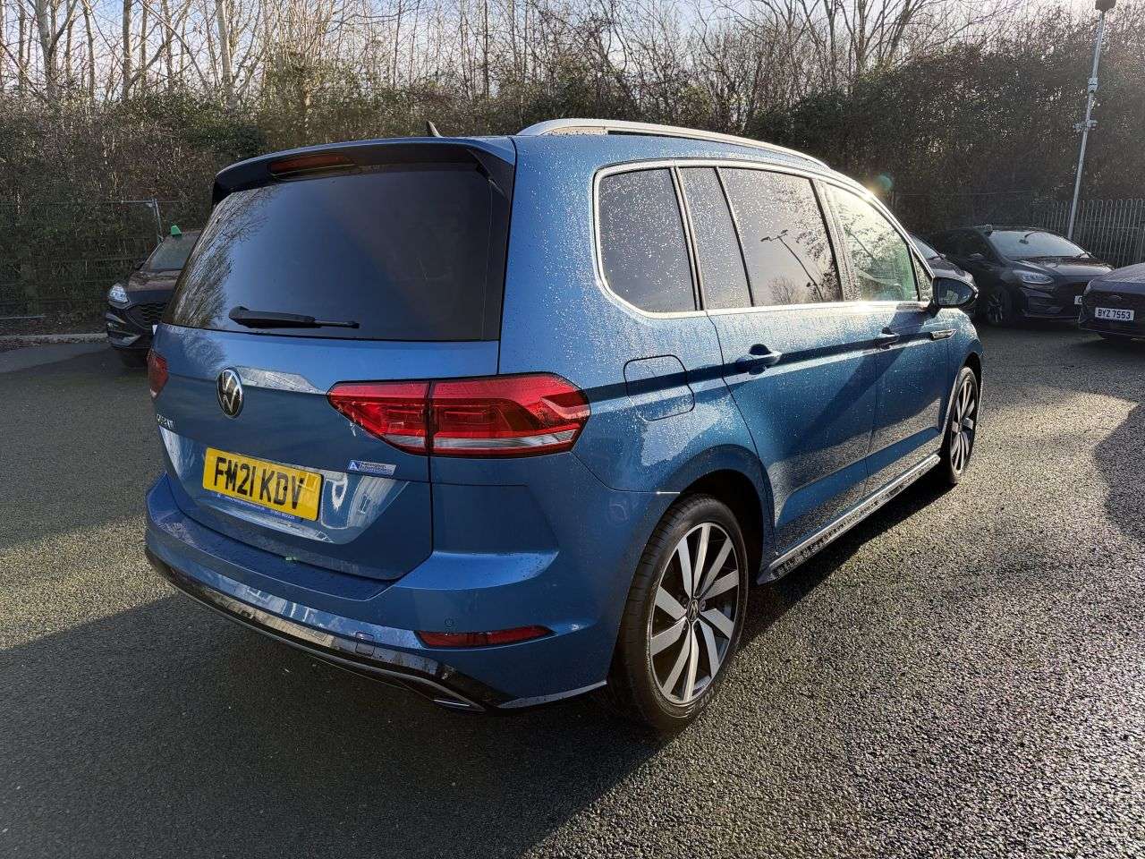 A 2021 VOLKSWAGEN TOURAN 1.5 TSI EVO R-LINE 150 A 2021 VOLKSWAGEN TOURAN 1.5 TSI EVO R-LINE 150