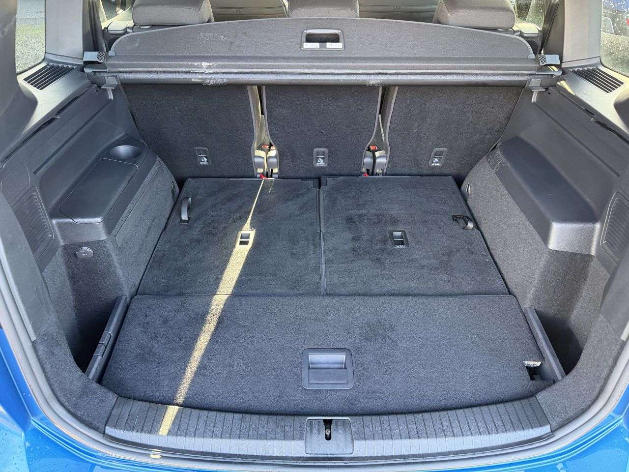 2021 VOLKSWAGEN TOURAN 2021 VOLKSWAGEN TOURAN