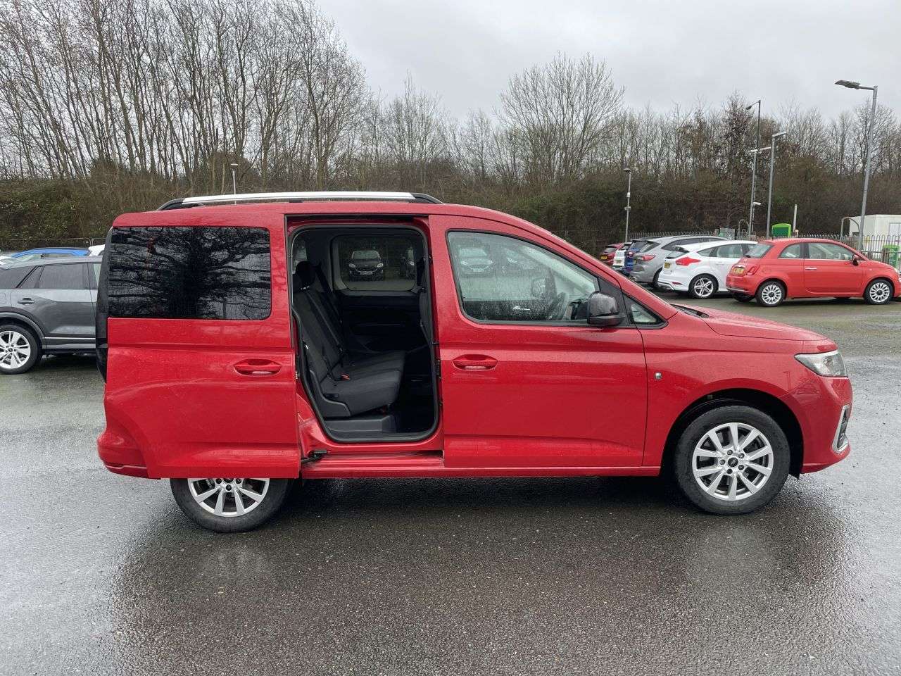 A 2022 FORD TOURNEO CONNECT 2.0 TDCI ECOBLUE TITANIUM AUTOMATIC 122 A 2022 FORD TOURNEO CONNECT 2.0 TDCI ECOBLUE TITANIUM AUTOMATIC 122