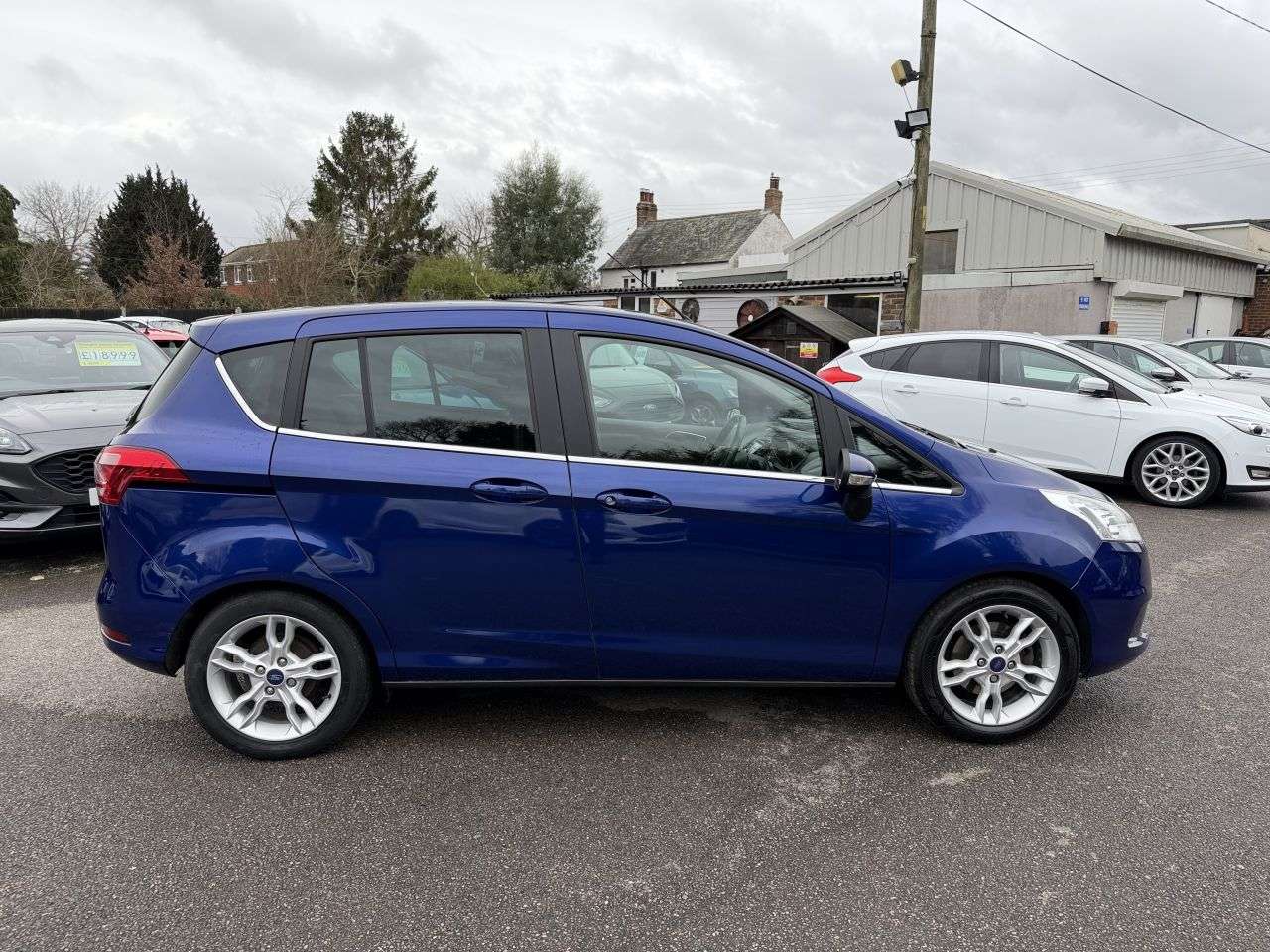 A 2016 FORD B-MAX 1.6 TITANIUM X AUTOMATIC A 2016 FORD B-MAX 1.6 TITANIUM X AUTOMATIC