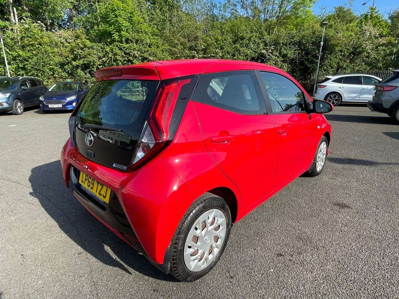 A 2020 TOYOTA AYGO 1.0 VVT-I X-PLAY A 2020 TOYOTA AYGO 1.0 VVT-I X-PLAY