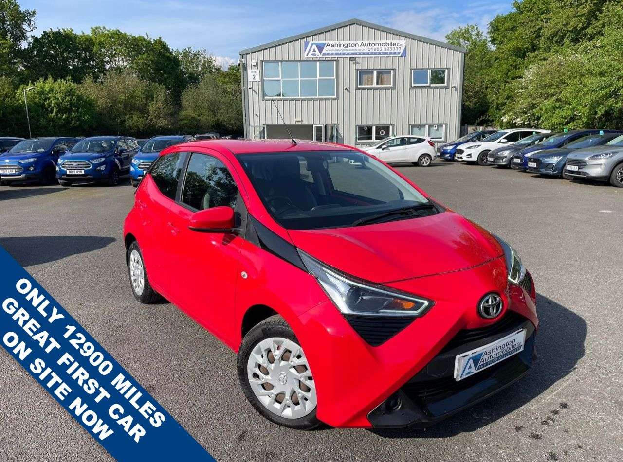 A 2020 TOYOTA AYGO 1.0 VVT-I X-PLAY A 2020 TOYOTA AYGO 1.0 VVT-I X-PLAY