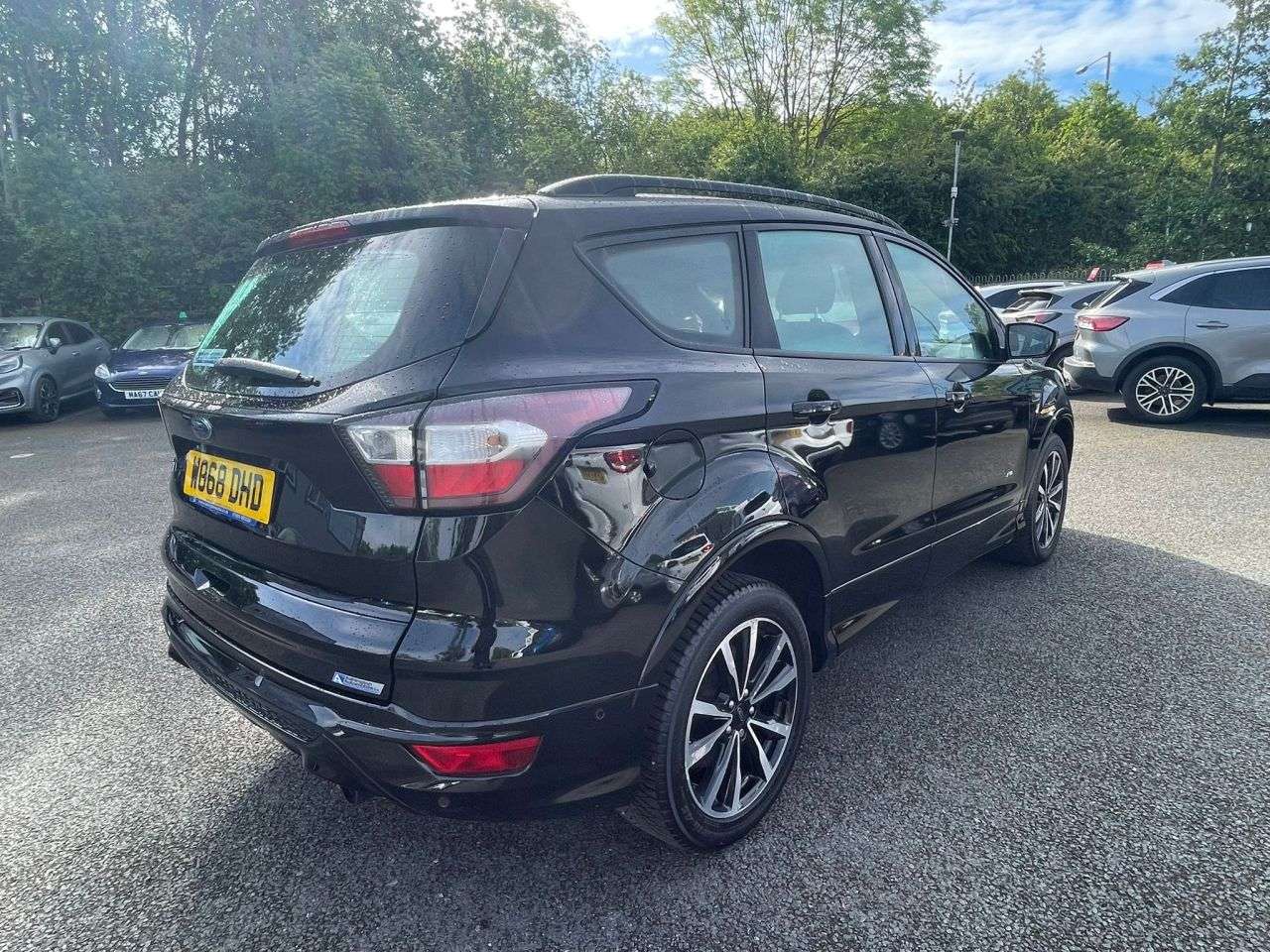A 2018 FORD KUGA 2.0 TDCI ECOBLUE ST LINE AWD 180 A 2018 FORD KUGA 2.0 TDCI ECOBLUE ST LINE AWD 180