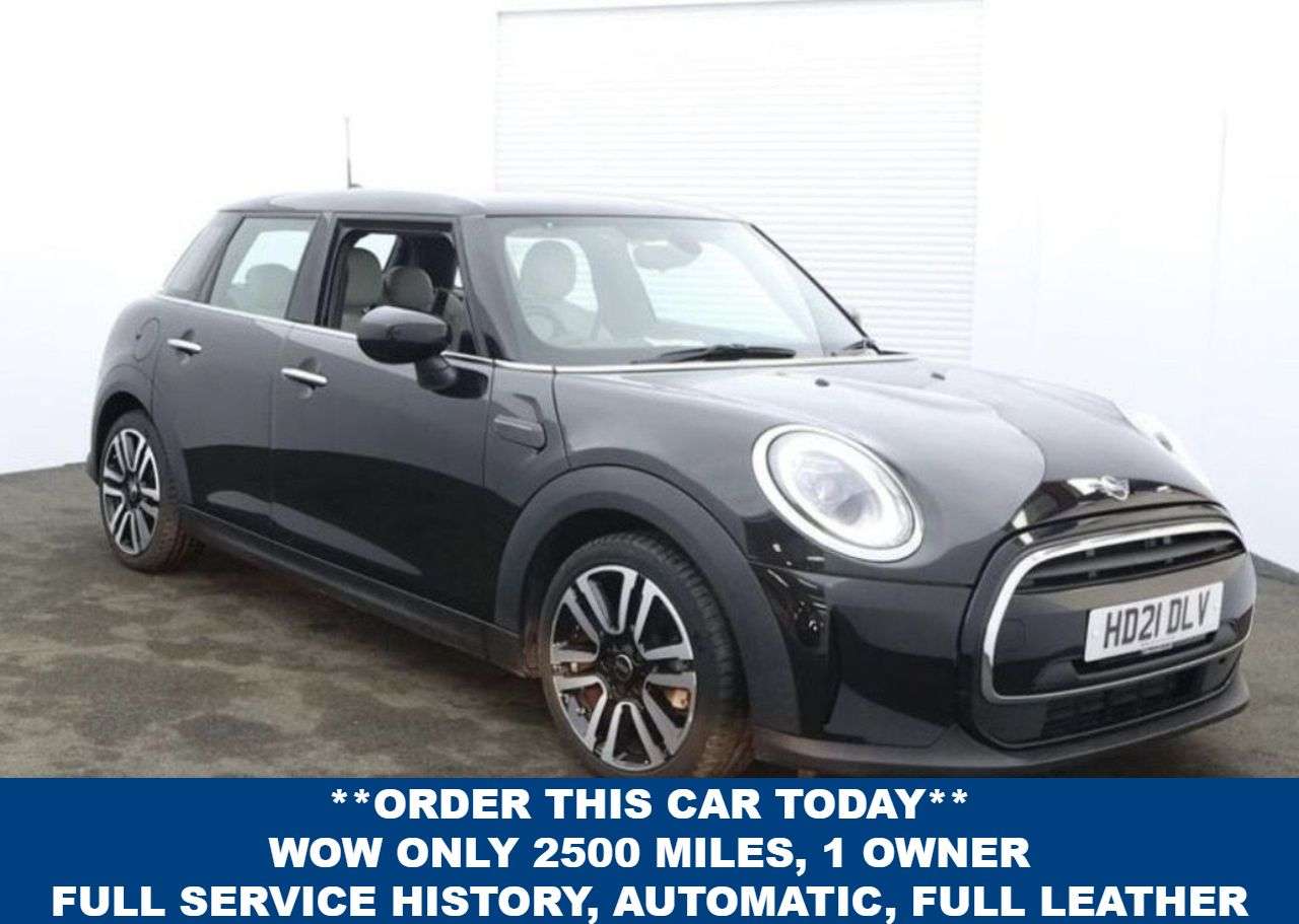 A 2021 MINI HATCH 1.5 Cooper Exclusive Hatchback 5dr Petrol Steptronic Euro 6 (s/s) (136 ps) A 2021 MINI HATCH 1.5 Cooper Exclusive Hatchback 5dr Petrol Steptronic Euro 6 (s/s) (136 ps)