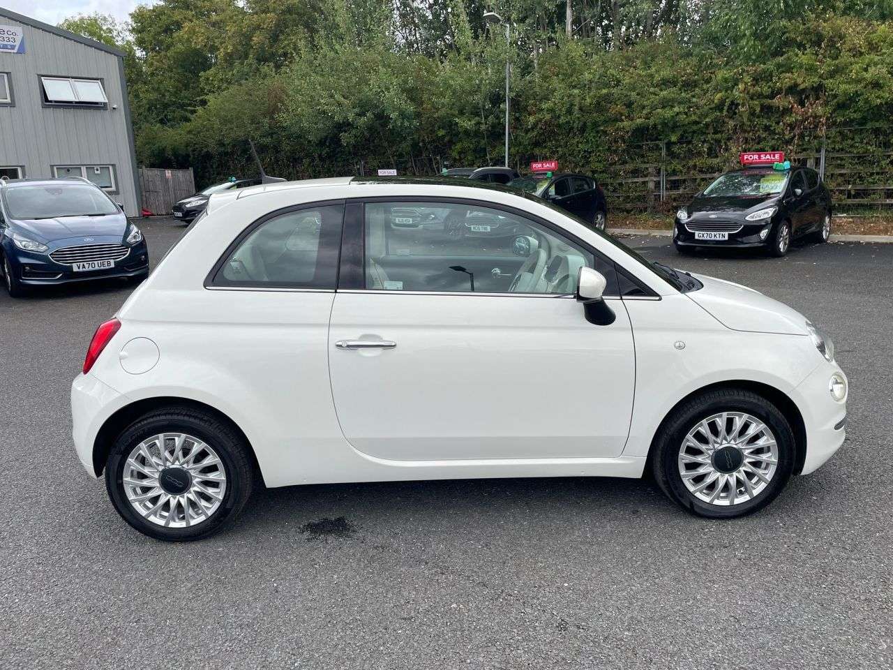 A 2017 FIAT 500 1.2 LOUNGE A 2017 FIAT 500 1.2 LOUNGE
