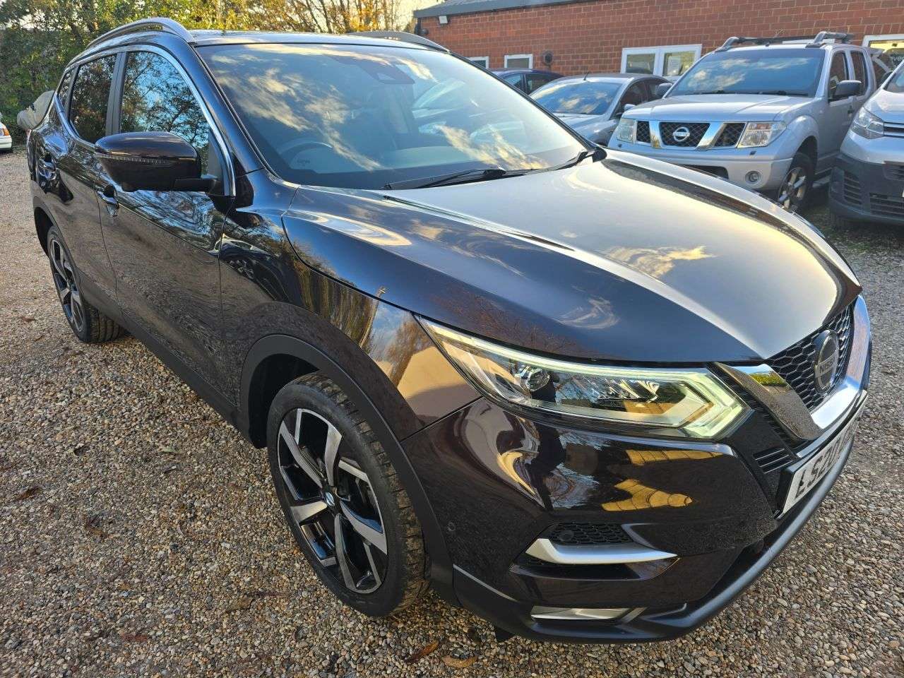 A 2020 NISSAN QASHQAI 1.3 DIG-T Tekna in black with 28,400 miles, 1 owner, full service history. A 2020 NISSAN QASHQAI 1.3 DIG-T Tekna in black with 28,400 miles, 1 owner, full service history.