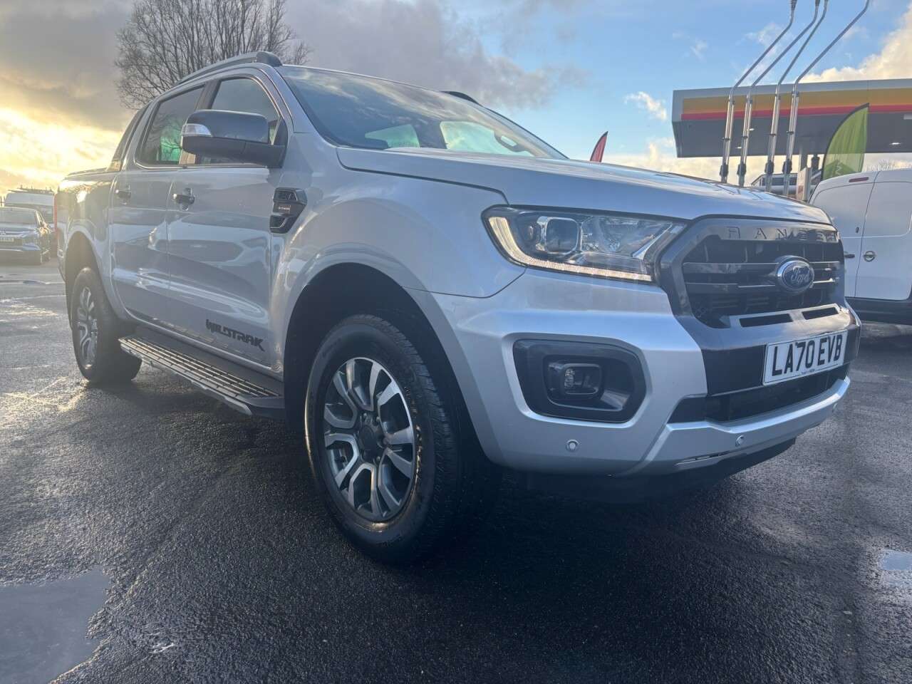 A 2020 FORD RANGER 2.0 EcoBlue Wildtrak in silver, 56,000 miles, Euro 6 ULEZ, 4x4, automatic, A 2020 FORD RANGER 2.0 EcoBlue Wildtrak in silver, 56,000 miles, Euro 6 ULEZ, 4x4, automatic,