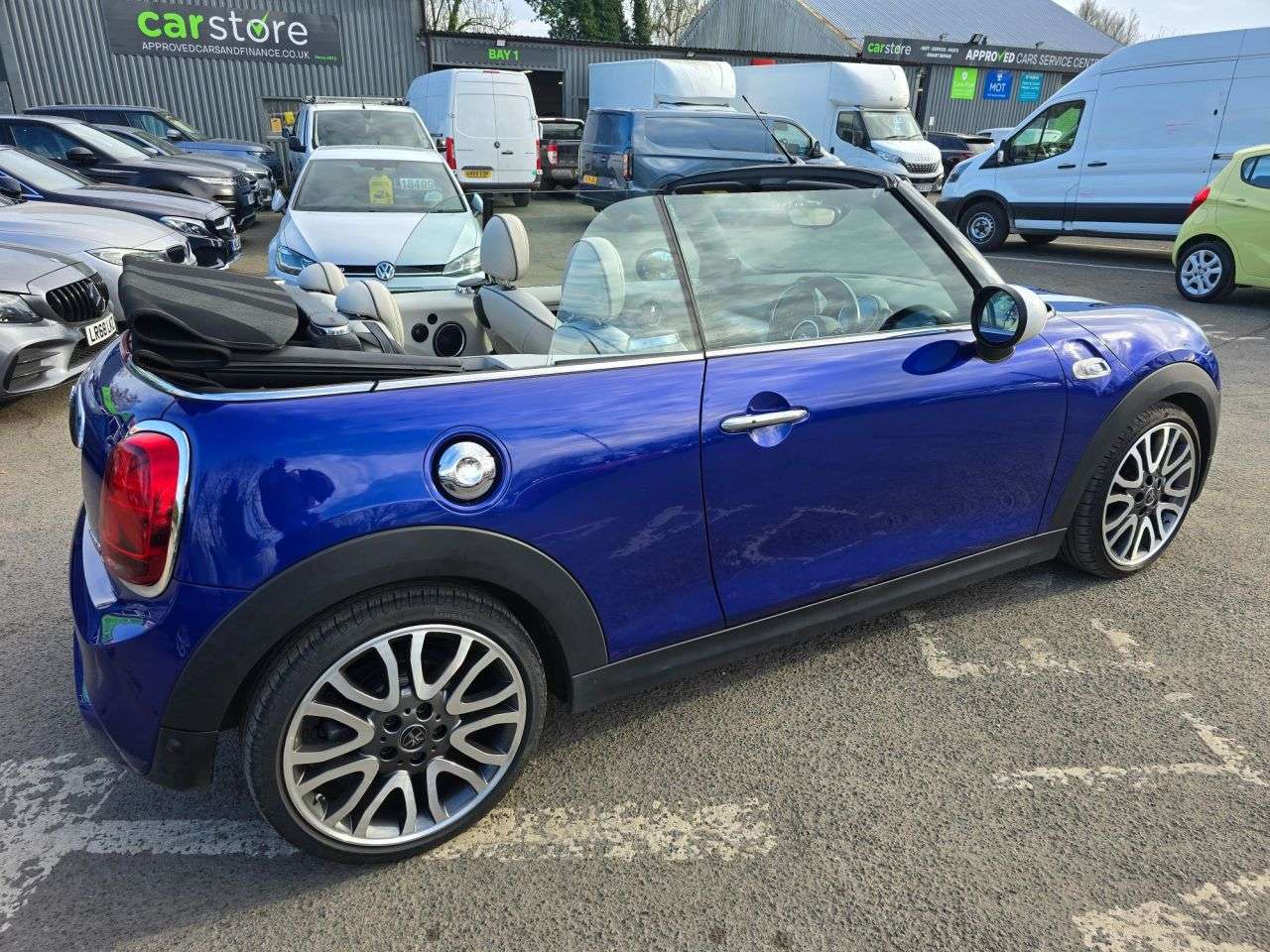 2018 MINI CONVERTIBLE 2018 MINI CONVERTIBLE