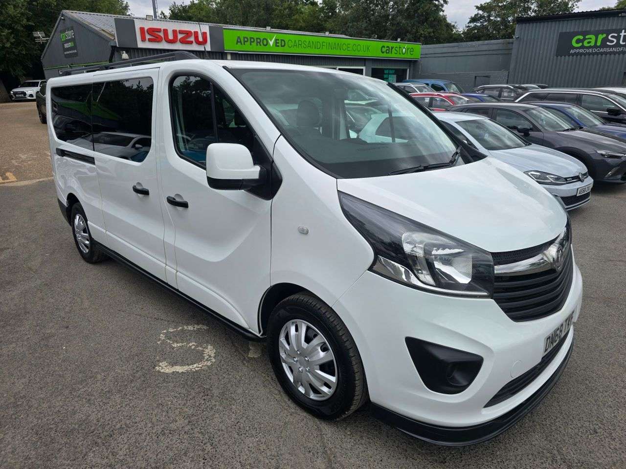 A 2018 VAUXHALL VIVARO 1.6 CDTi 2900 Combi Double Cab Van, Euro 6 ULEZ, 9 seats, 6-Speed manual, B A 2018 VAUXHALL VIVARO 1.6 CDTi 2900 Combi Double Cab Van, Euro 6 ULEZ, 9 seats, 6-Speed manual, B