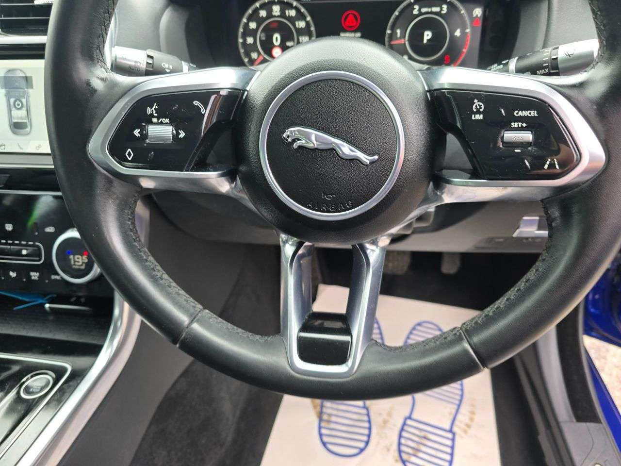 2019 JAGUAR XE 2019 JAGUAR XE