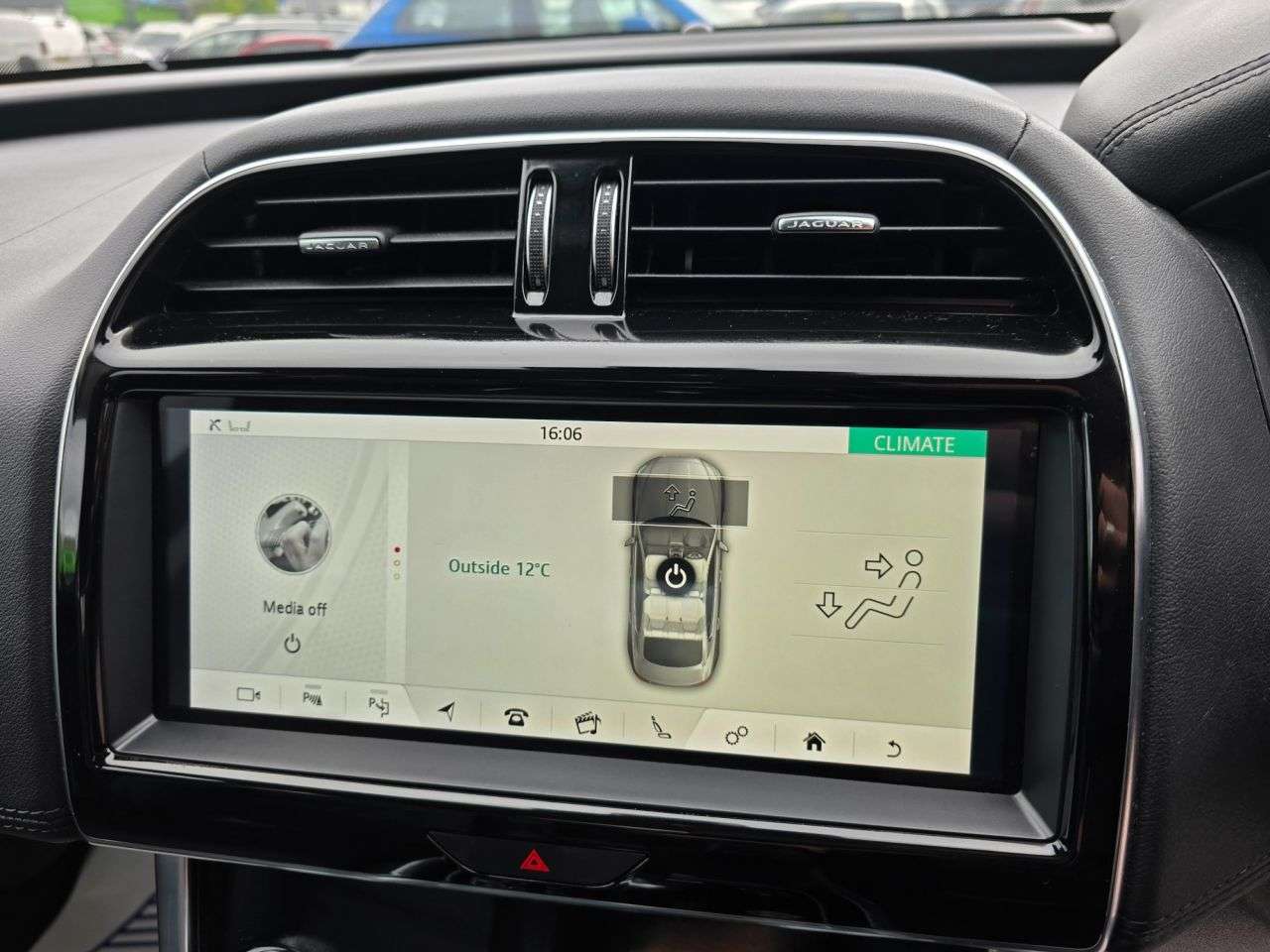 2019 JAGUAR XE 2019 JAGUAR XE