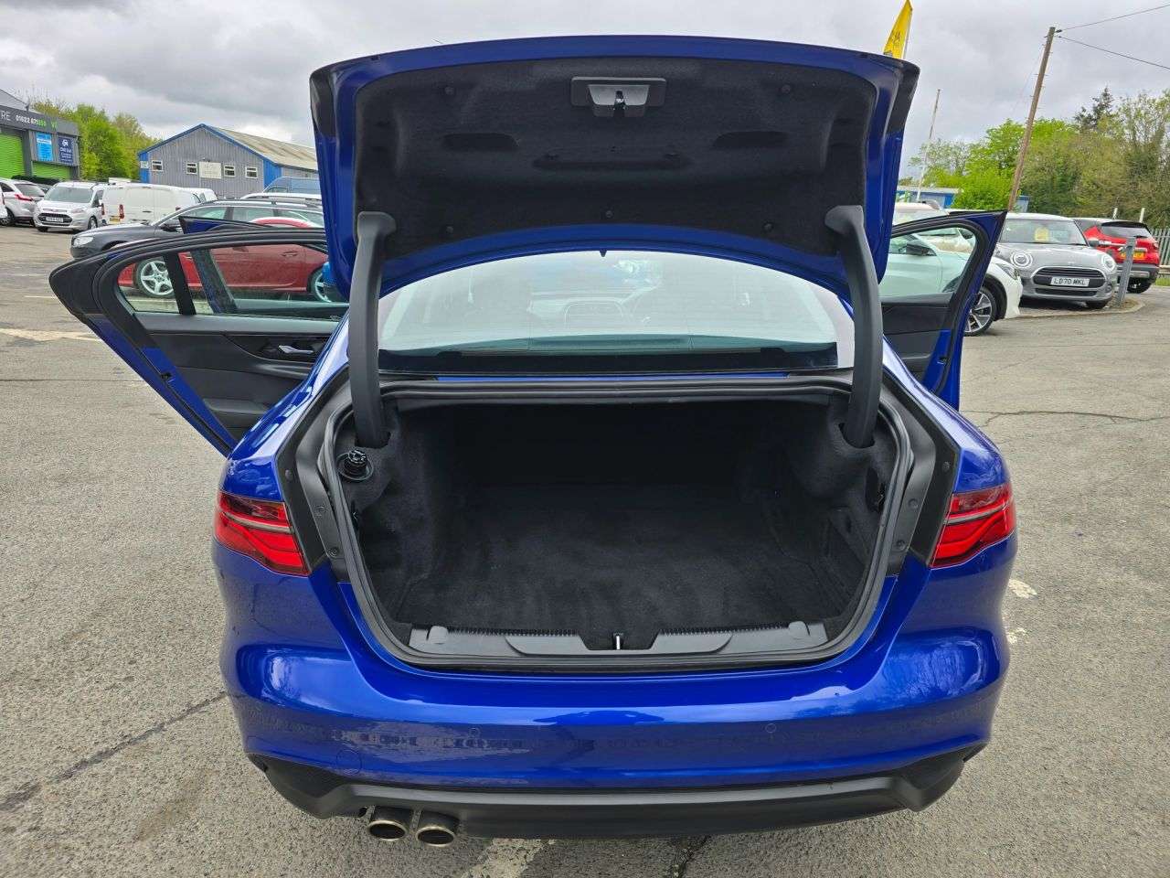 2019 JAGUAR XE 2019 JAGUAR XE