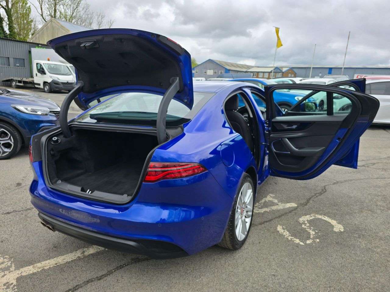 2019 JAGUAR XE 2019 JAGUAR XE