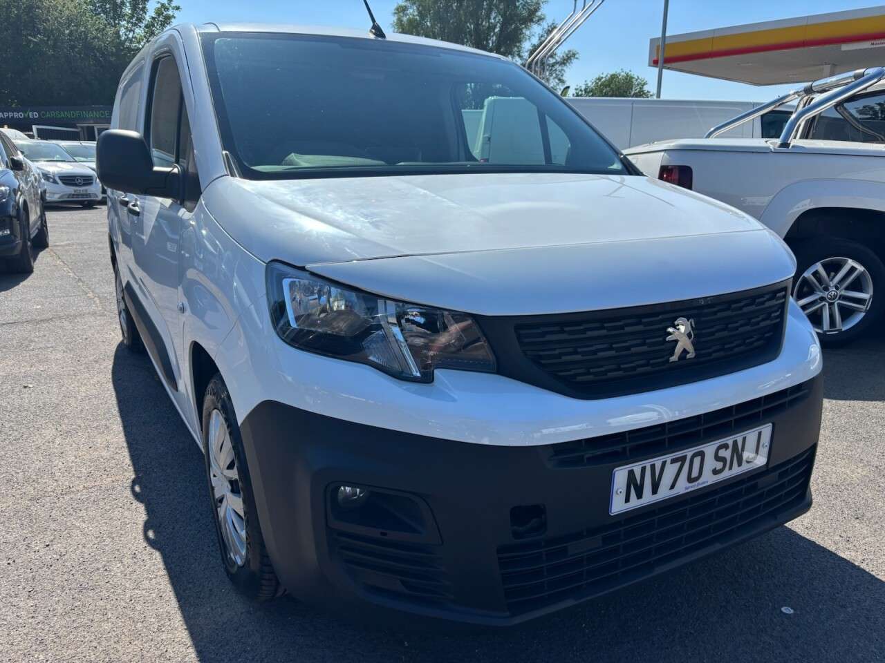 A 2021 PEUGEOT PARTNER 1.5 BlueHDi 950 LWB 5-Seater Crew Van, 52,000 miles, 1 owner, FSH, Euro 6, A 2021 PEUGEOT PARTNER 1.5 BlueHDi 950 LWB 5-Seater Crew Van, 52,000 miles, 1 owner, FSH, Euro 6,