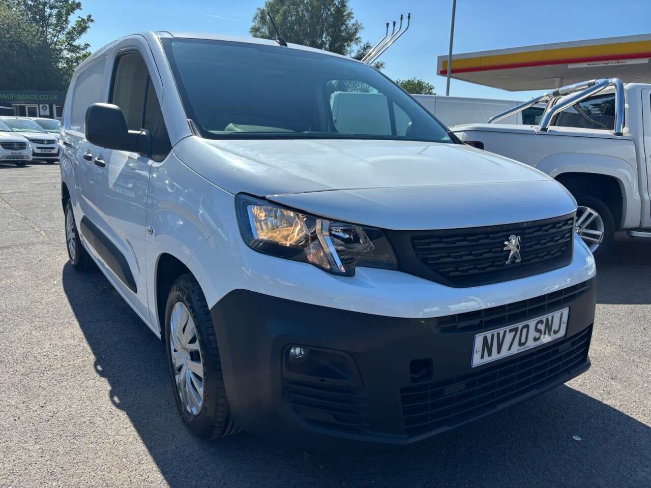 A 2021 PEUGEOT PARTNER 1.5 BlueHDi 950 LWB 5-Seater Crew Van, 52,000 miles, 1 owner, FSH, Euro 6, A 2021 PEUGEOT PARTNER 1.5 BlueHDi 950 LWB 5-Seater Crew Van, 52,000 miles, 1 owner, FSH, Euro 6,