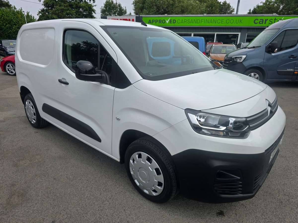 Check out this Citroen Berlingo 2022 Diesel Manual