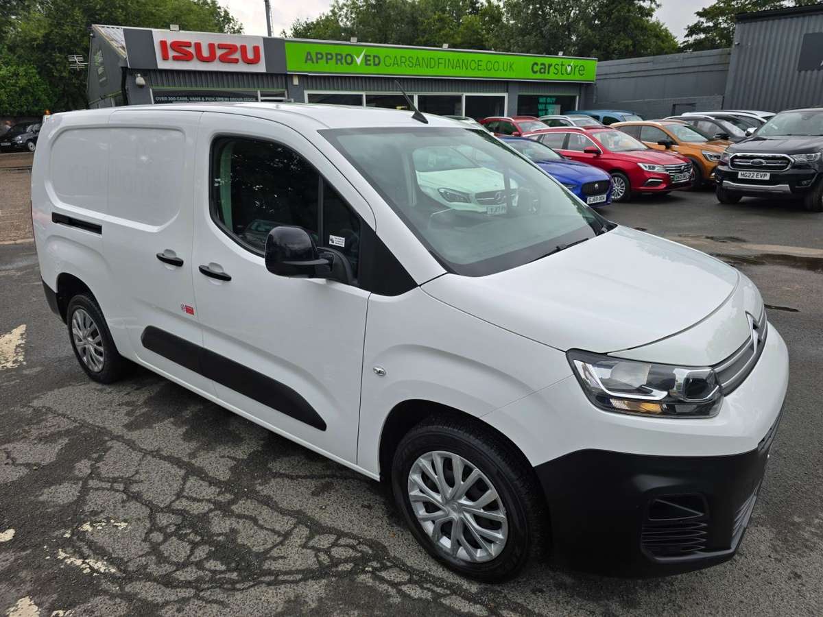 Check out this Citroen Berlingo 2021 Diesel Manual