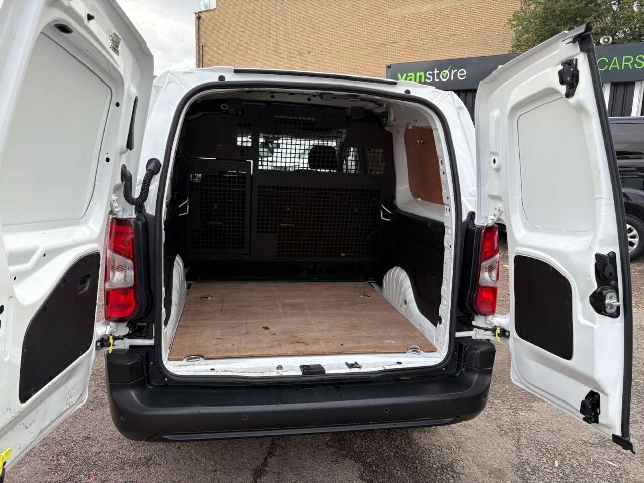 2020 PEUGEOT PARTNER 2020 PEUGEOT PARTNER