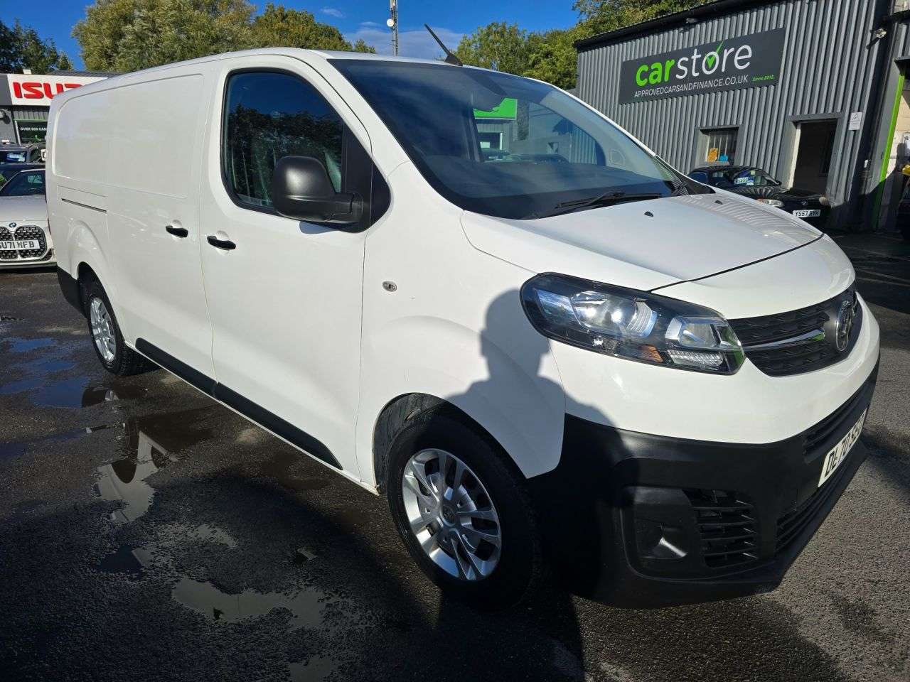 A 2020 VAUXHALL VIVARO 1.5 Turbo D 2900 Dynamic L2 H1 in White with 56,500 miles, FSH, 1 owner. UL A 2020 VAUXHALL VIVARO 1.5 Turbo D 2900 Dynamic L2 H1 in White with 56,500 miles, FSH, 1 owner. UL