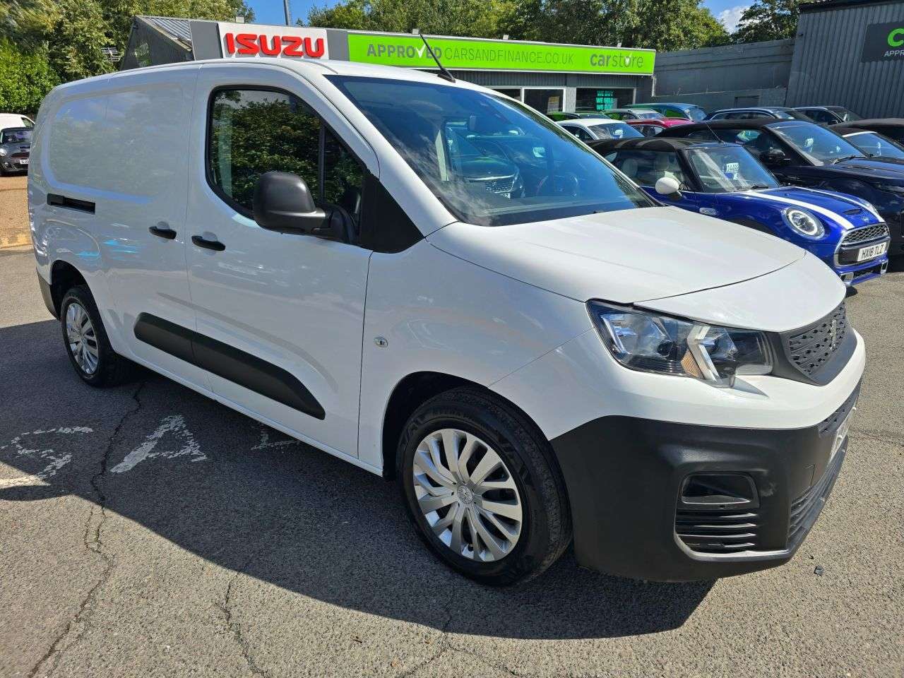 A 2021 PEUGEOT PARTNER 1.5 BlueHDi 850 Premium LWB Crew Van, 44,900 miles, 1 owner, full service h A 2021 PEUGEOT PARTNER 1.5 BlueHDi 850 Premium LWB Crew Van, 44,900 miles, 1 owner, full service h