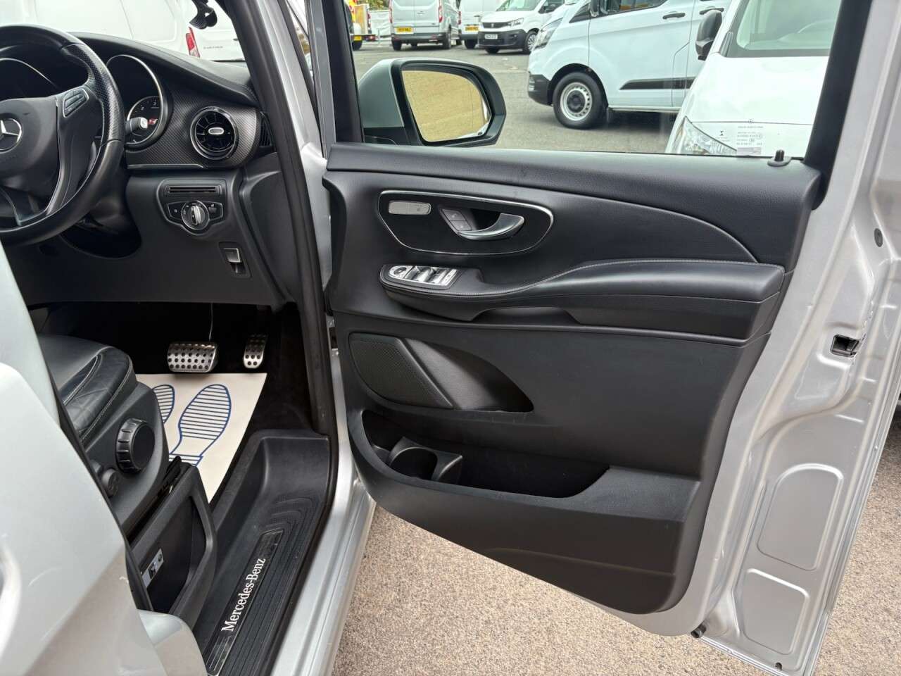 2023 MERCEDES-BENZ V-CLASS 2023 MERCEDES-BENZ V-CLASS