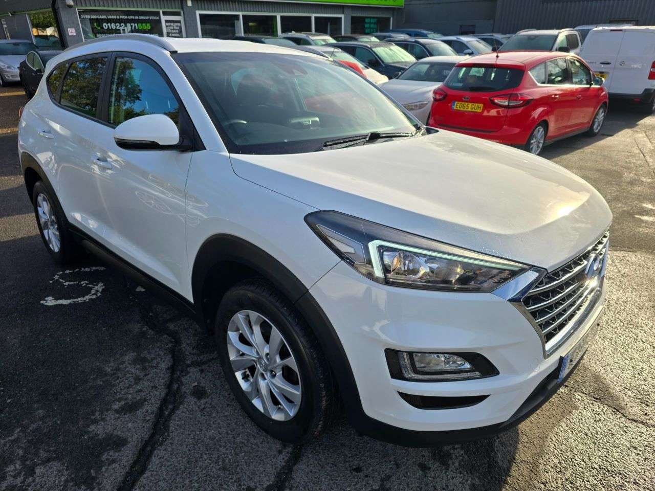 A 2019 HYUNDAI TUCSON White 1.6 GDi SE Nav SUV, 80,280 miles, 3 owners, Euro 6 ULEZ, 6-Speed, 17" A 2019 HYUNDAI TUCSON White 1.6 GDi SE Nav SUV, 80,280 miles, 3 owners, Euro 6 ULEZ, 6-Speed, 17"