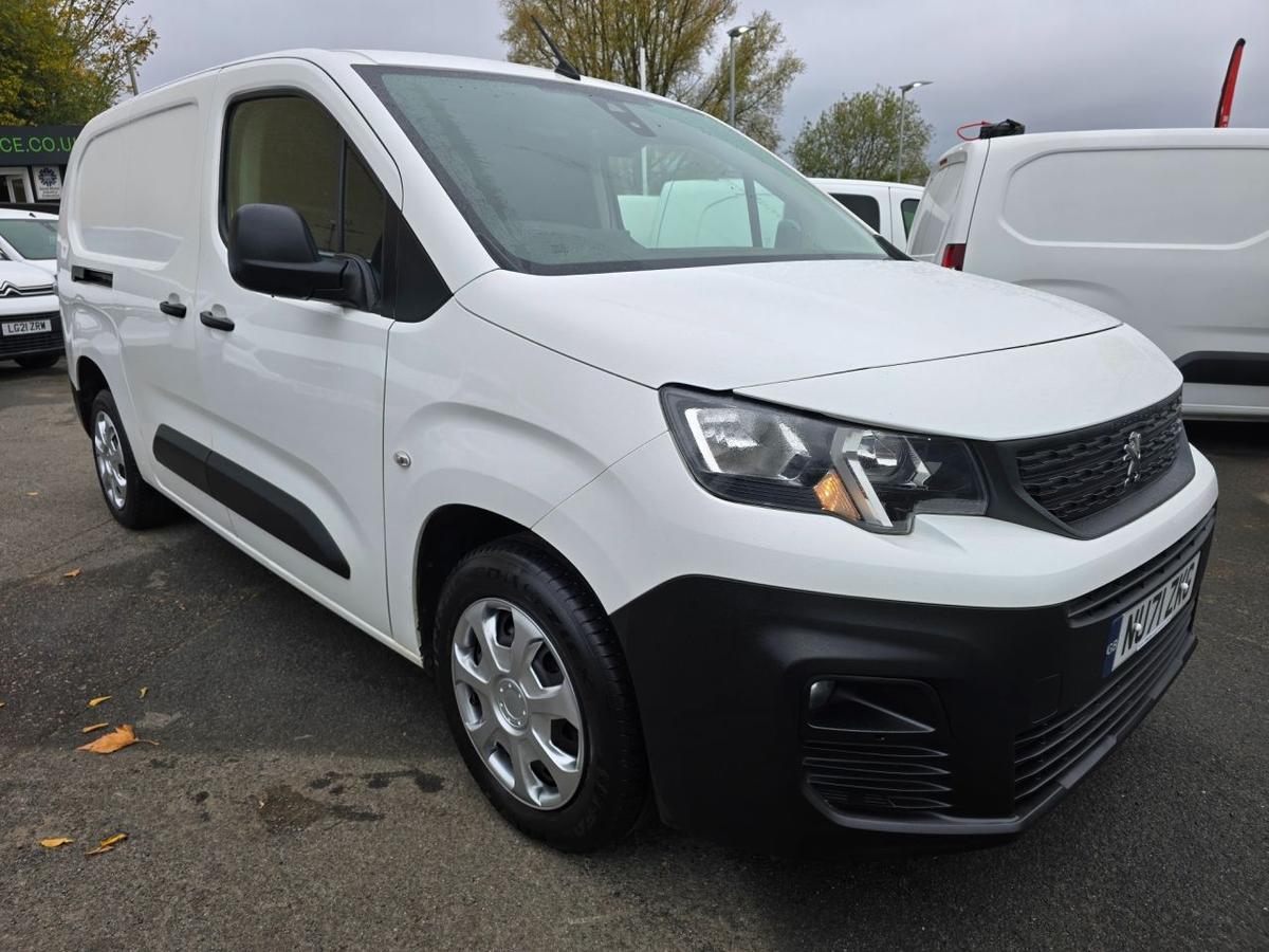 Check out this Peugeot Partner 2021 Diesel Manual