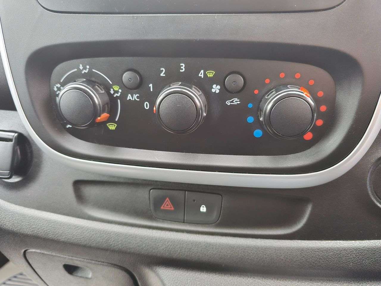 2017 RENAULT TRAFIC 2017 RENAULT TRAFIC