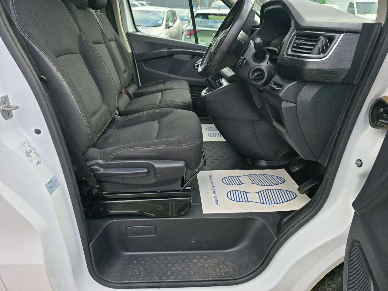 2022 RENAULT TRAFIC 2022 RENAULT TRAFIC