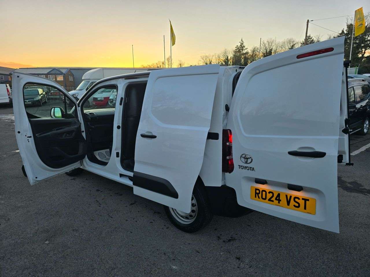 2024 TOYOTA PROACE CITY 2024 TOYOTA PROACE CITY