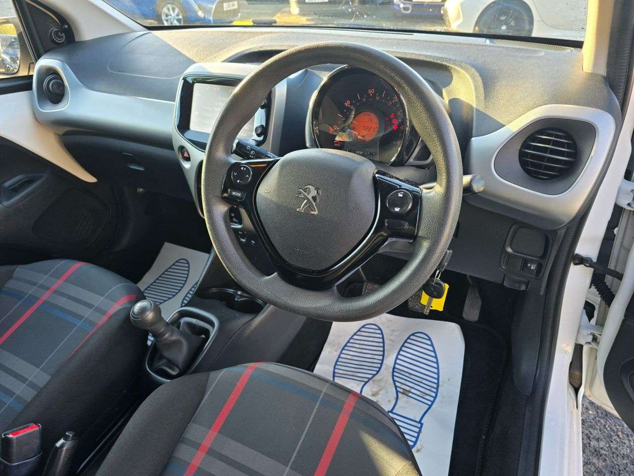 2015 PEUGEOT 108 2015 PEUGEOT 108